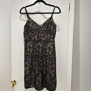 Guess Black and Tan Floral Lace Midi Dress Medium
